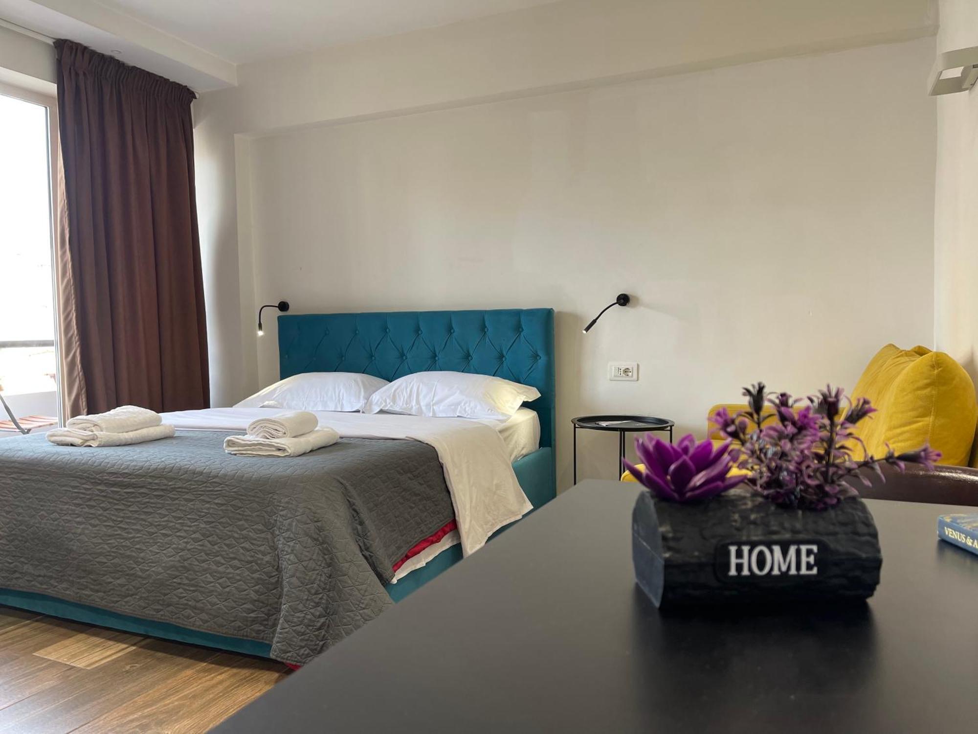 Boutique Central Studio Apartments Tiranë Ngoại thất bức ảnh