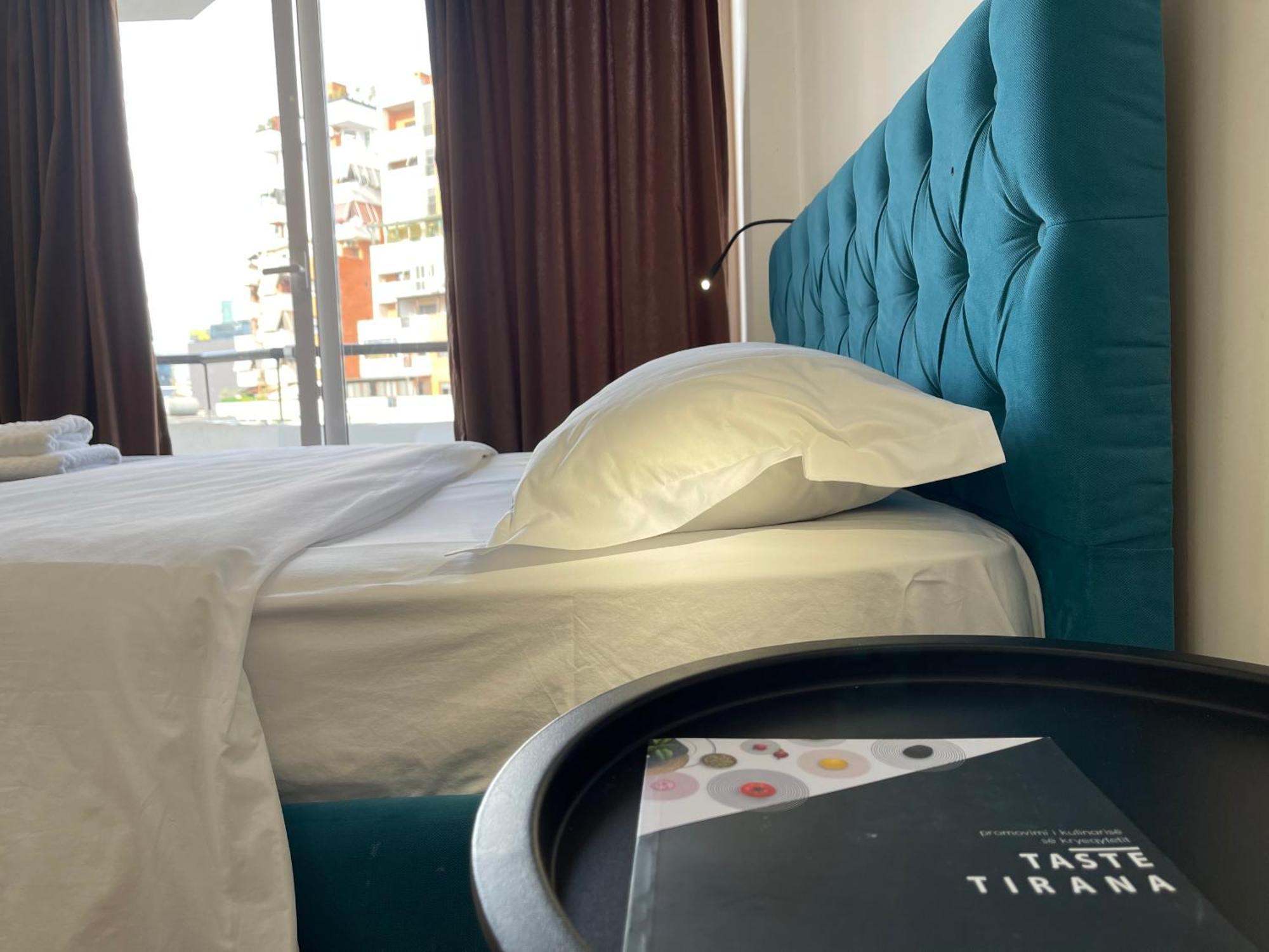 Boutique Central Studio Apartments Tiranë Ngoại thất bức ảnh