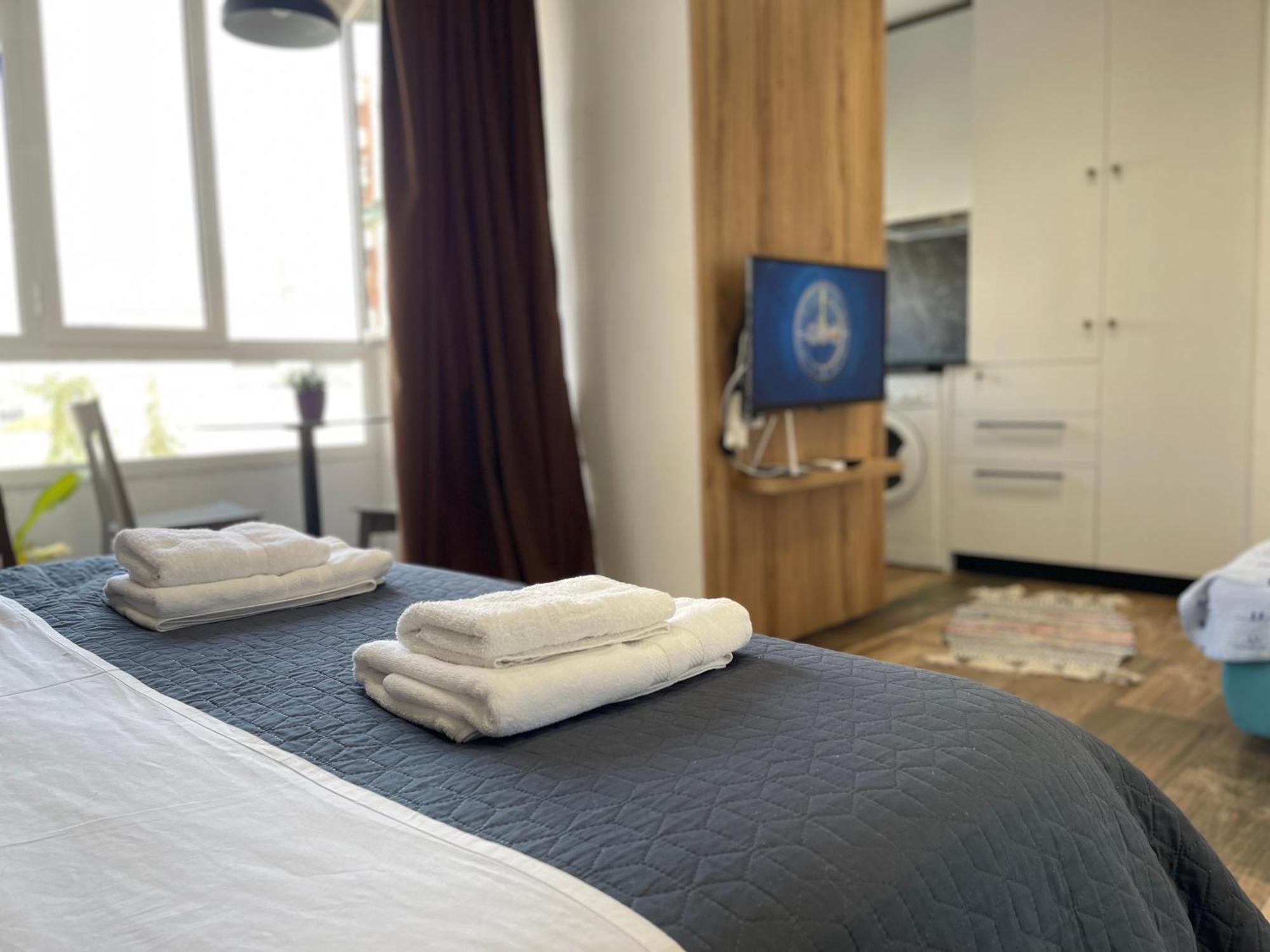 Boutique Central Studio Apartments Tiranë Ngoại thất bức ảnh