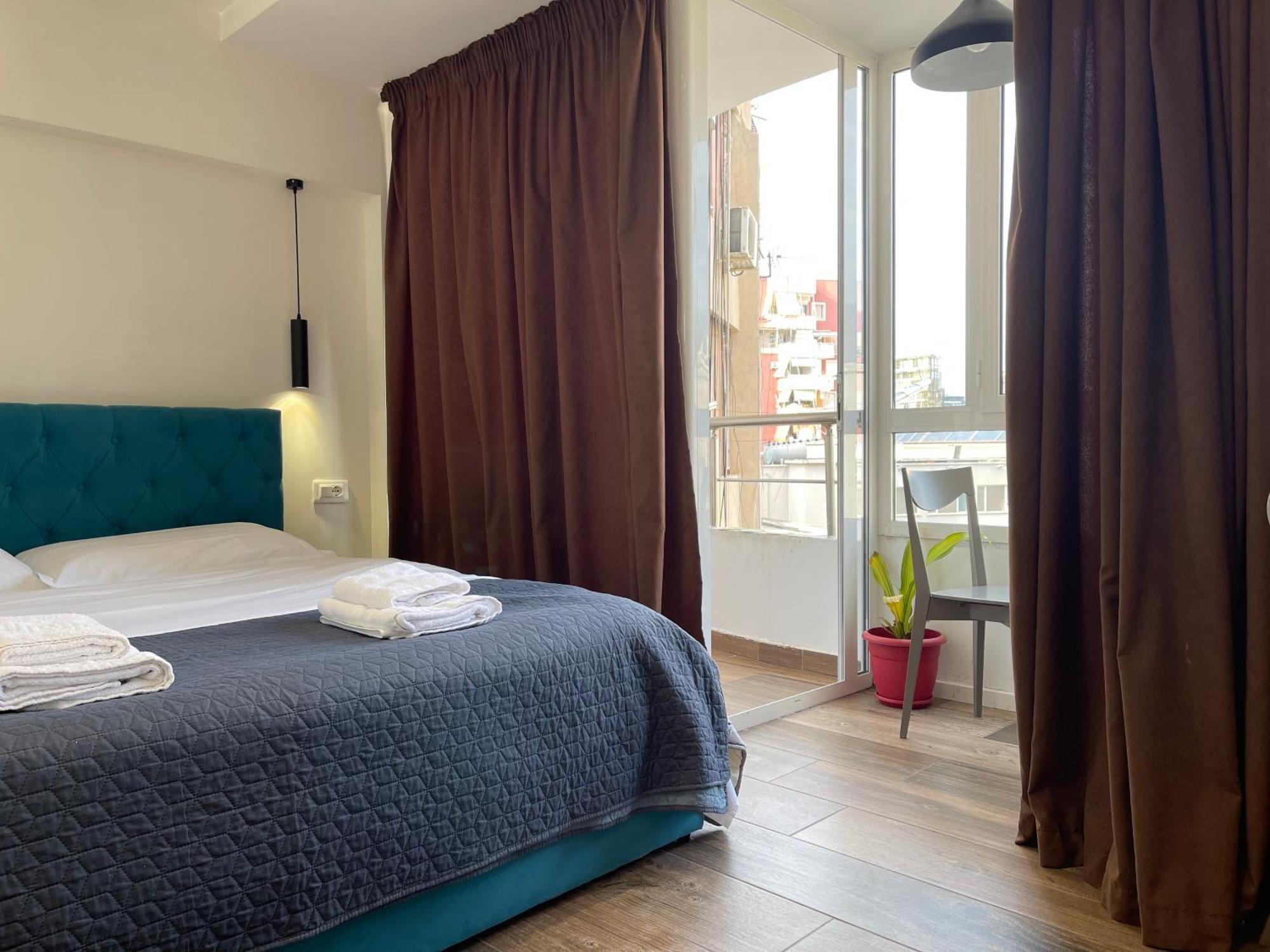 Boutique Central Studio Apartments Tiranë Ngoại thất bức ảnh