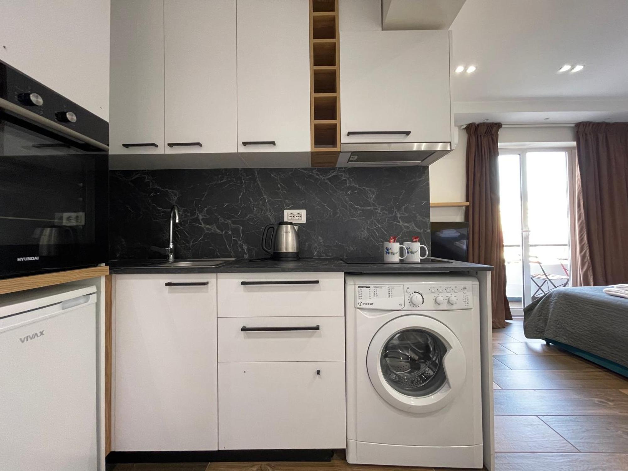 Boutique Central Studio Apartments Tiranë Ngoại thất bức ảnh